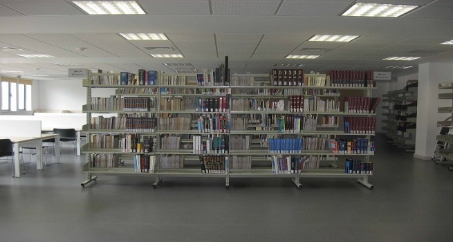مكتبة كلية دار الكلمة الجامعية تستلم جميع اصدارات الجهاز المركزي للإحصاء الفلسطيني 